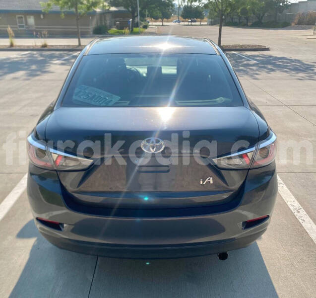 Big with watermark toyota yaris toamasina andevoranto 9004