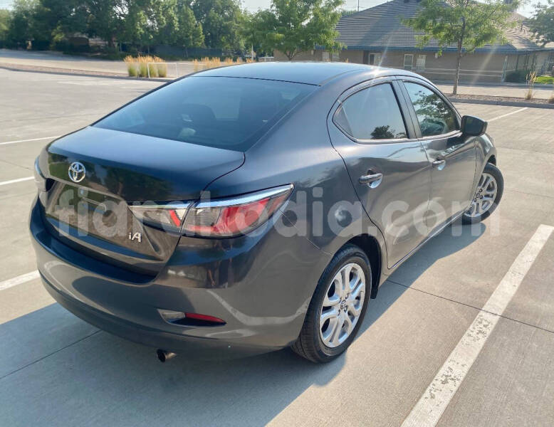 Big with watermark toyota yaris toamasina andevoranto 9004