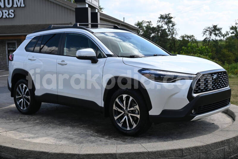 Big with watermark toyota corolla cross toamasina andevoranto 9005