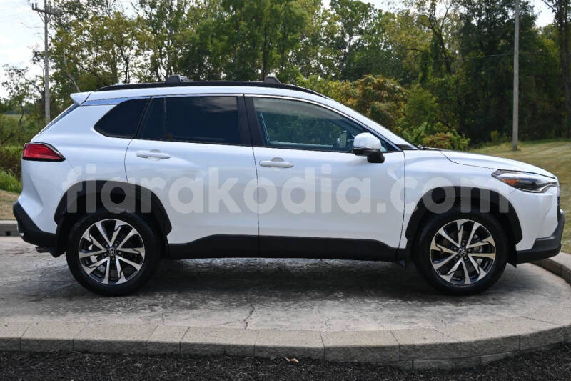 Big with watermark toyota corolla cross toamasina andevoranto 9005