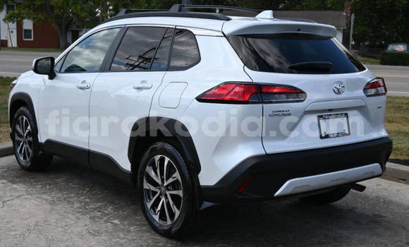 Acheter Occasion Voiture Toyota Corolla Cross Blanc à Andevoranto, Toamasina Acheter Occasion Voiture Toyota Corolla Cross Blanc à Andevoranto, Toamasina