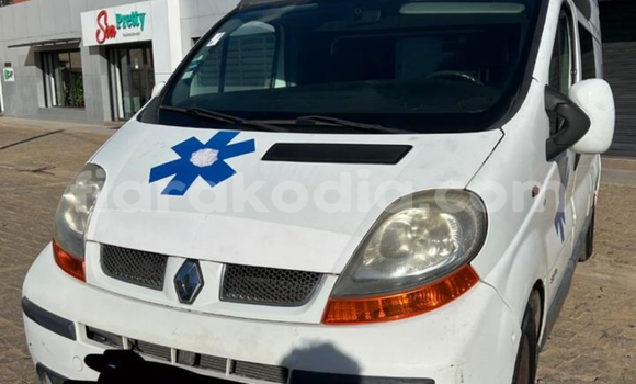Acheter Occasion Voiture Renault Traffic Blanc à Antananarivo, Analamanga Acheter Occasion Voiture Renault Traffic Blanc à Antananarivo, Analamanga