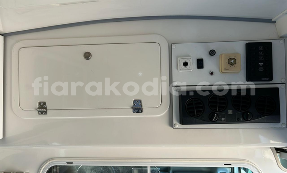 Acheter Occasion Voiture Renault Traffic Blanc à Antananarivo, Analamanga Acheter Occasion Voiture Renault Traffic Blanc à Antananarivo, Analamanga