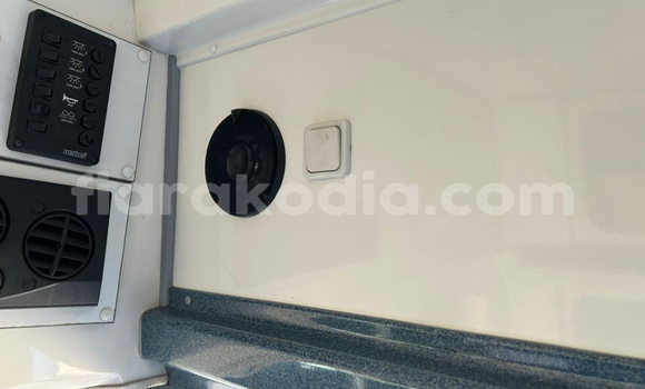 Acheter Occasion Voiture Renault Traffic Blanc à Antananarivo, Analamanga Acheter Occasion Voiture Renault Traffic Blanc à Antananarivo, Analamanga