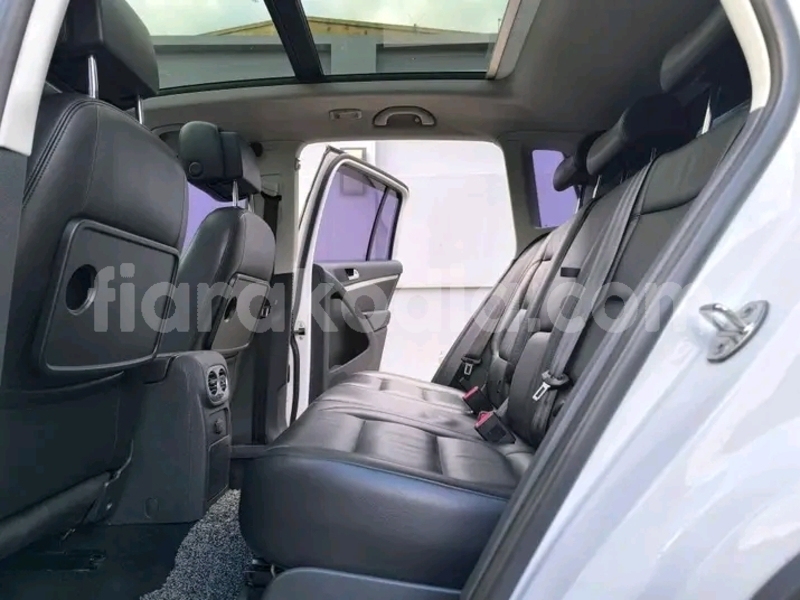 Big with watermark volkswagen tiguan melaky ambatomainty 9018