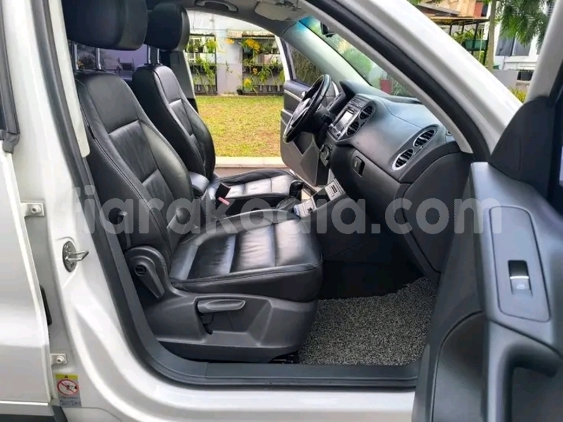 Big with watermark volkswagen tiguan melaky ambatomainty 9018