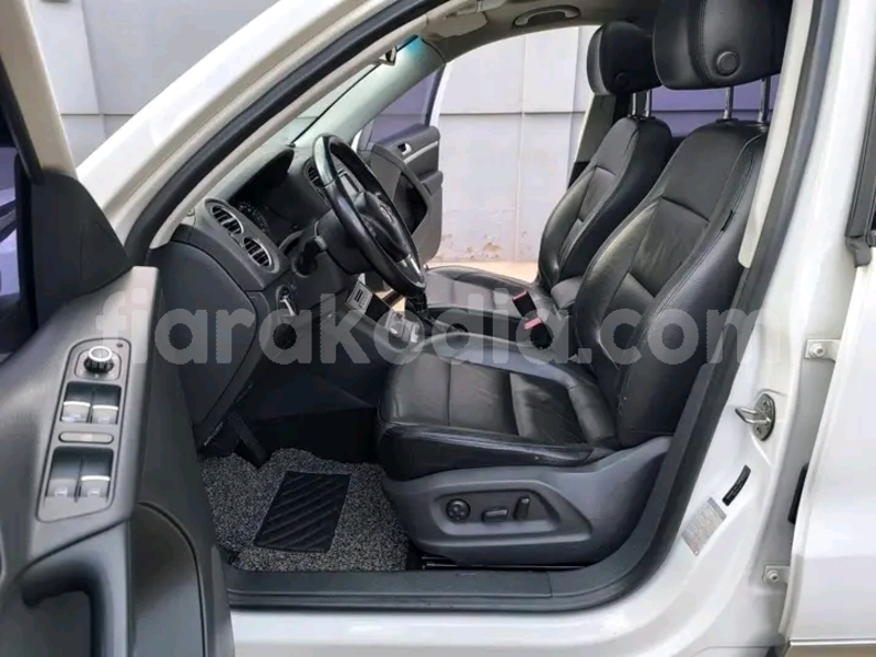 Big with watermark volkswagen tiguan melaky ambatomainty 9018