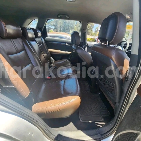 Big with watermark kia sorento analamanga antananarivo 9019