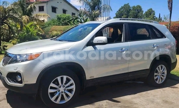 Acheter Occasion Voiture Kia Sorento Blanc à Antananarivo, Analamanga Acheter Occasion Voiture Kia Sorento Blanc à Antananarivo, Analamanga