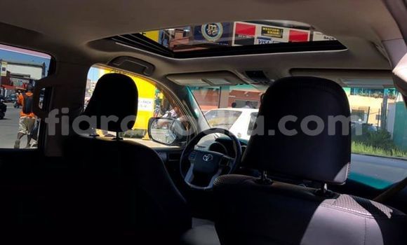 Acheter Occasion Voiture Toyota Land Cruiser Prado Gris à Antananarivo, Analamanga Acheter Occasion Voiture Toyota Land Cruiser Prado Gris à Antananarivo, Analamanga