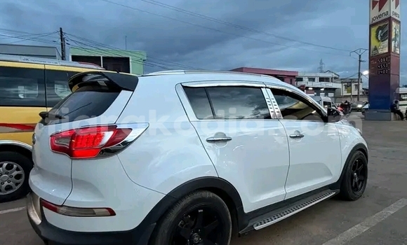 Acheter Occasion Voiture Kia Sportage Blanc à Ambatomainty , Melaky Acheter Occasion Voiture Kia Sportage Blanc à Ambatomainty , Melaky