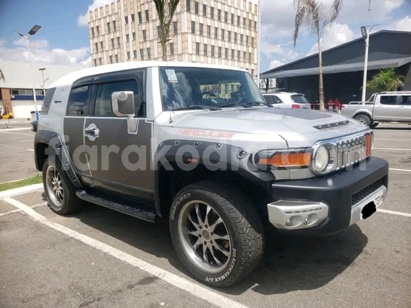 Big with watermark toyota land cruiser prado melaky ambatomainty 9023