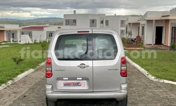 Acheter Occasion Voiture Citroen Berlingo Other à Ambatondrazaka, Alaotra-Mangoro Acheter Occasion Voiture Citroen Berlingo Other à Ambatondrazaka, Alaotra-Mangoro