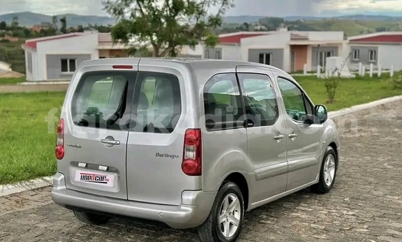 Acheter Occasion Voiture Citroen Berlingo Other à Ambatondrazaka, Alaotra-Mangoro Acheter Occasion Voiture Citroen Berlingo Other à Ambatondrazaka, Alaotra-Mangoro