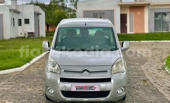 Acheter Occasion Voiture Citroen Berlingo Other à Ambatondrazaka, Alaotra-Mangoro Acheter Occasion Voiture Citroen Berlingo Other à Ambatondrazaka, Alaotra-Mangoro