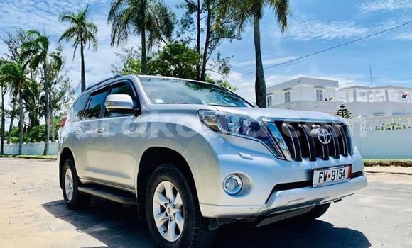 Acheter Occasion Voiture Toyota Land Cruiser Gris à Antananarivo, Analamanga Acheter Occasion Voiture Toyota Land Cruiser Gris à Antananarivo, Analamanga