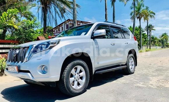 Acheter Occasion Voiture Toyota Land Cruiser Gris à Antananarivo, Analamanga Acheter Occasion Voiture Toyota Land Cruiser Gris à Antananarivo, Analamanga