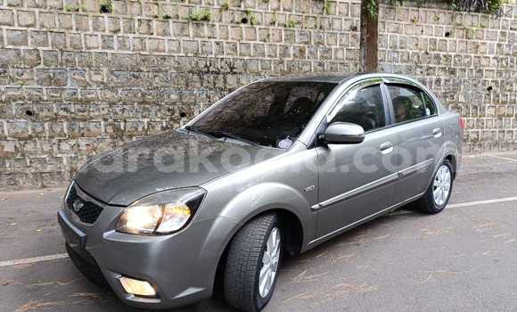 Acheter Occasion Voiture Kia Pride Gris à Antananarivo, Analamanga Acheter Occasion Voiture Kia Pride Gris à Antananarivo, Analamanga
