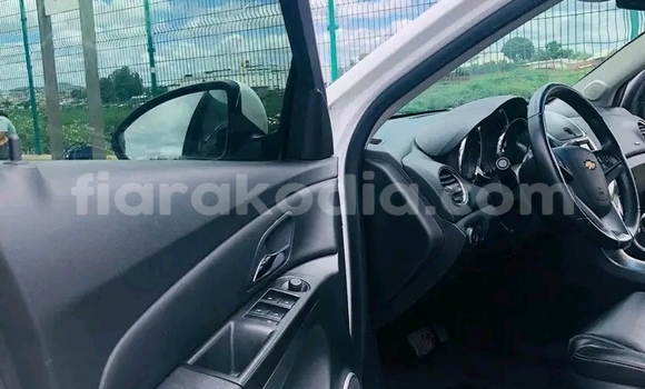 Acheter Occasion Voiture Chevrolet Cruze Blanc à Ambatomainty , Melaky Acheter Occasion Voiture Chevrolet Cruze Blanc à Ambatomainty , Melaky