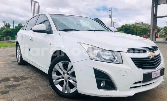 Acheter Occasion Voiture Chevrolet Cruze Blanc à Ambatomainty , Melaky Acheter Occasion Voiture Chevrolet Cruze Blanc à Ambatomainty , Melaky