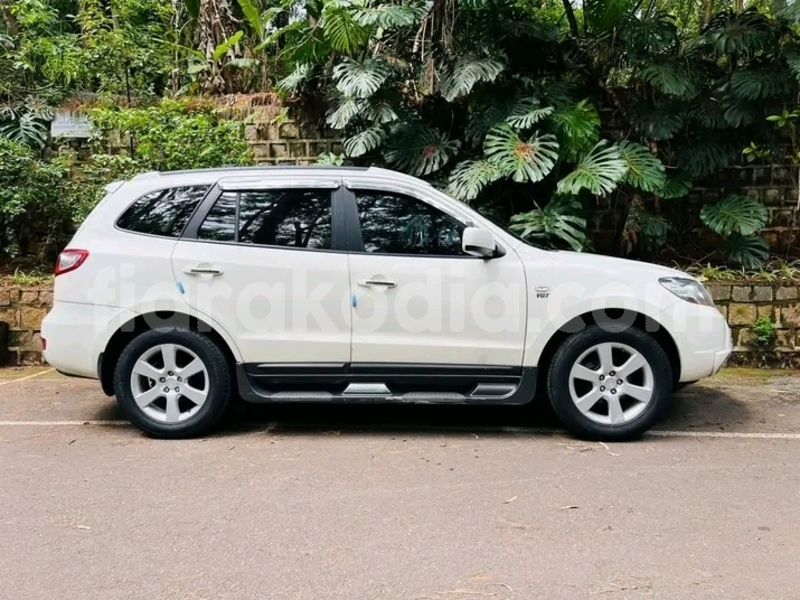 Big with watermark hyundai santa fe melaky ambatomainty 9037