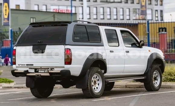 Acheter Occasion Voiture Nissan Hardbody Blanc à Ambatondrazaka, Alaotra-Mangoro Acheter Occasion Voiture Nissan Hardbody Blanc à Ambatondrazaka, Alaotra-Mangoro