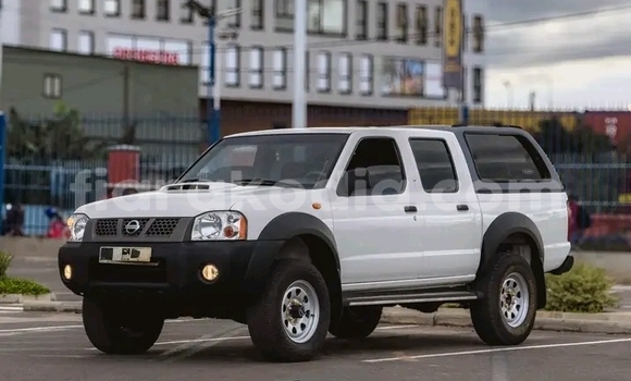 Acheter Occasion Voiture Nissan Hardbody Blanc à Ambatondrazaka, Alaotra-Mangoro Acheter Occasion Voiture Nissan Hardbody Blanc à Ambatondrazaka, Alaotra-Mangoro
