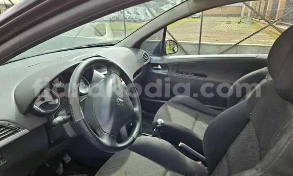 Acheter Occasion Voiture Peugeot 207 Noir à Ambatomainty , Melaky Acheter Occasion Voiture Peugeot 207 Noir à Ambatomainty , Melaky