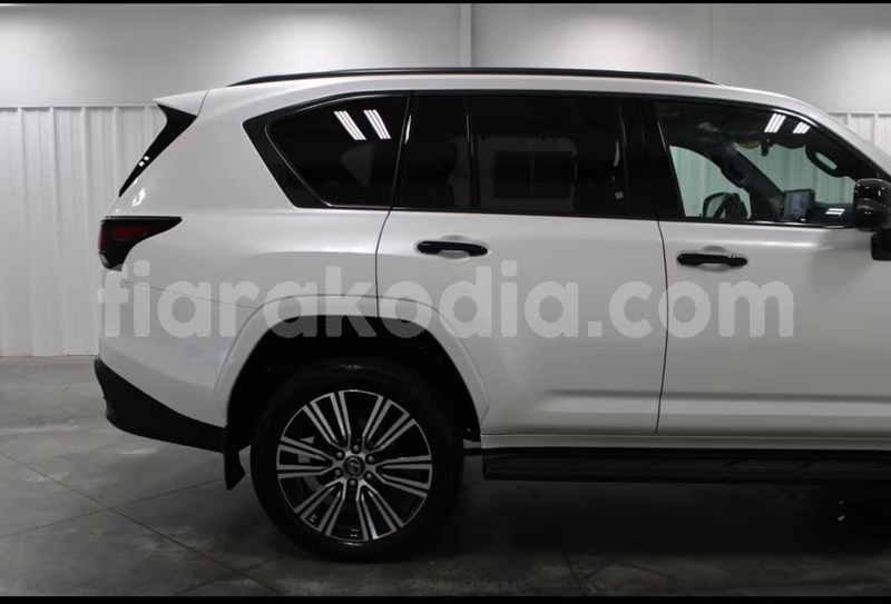 Big with watermark lexus lx melaky ambatomainty 9044