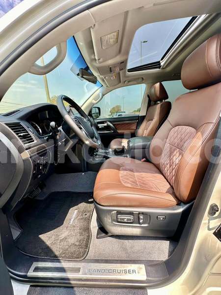 Big with watermark toyota land cruiser mahajanga ambato boina 9045