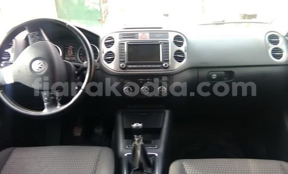 Acheter Occasion Voiture Volkswagen Tiguan Bleu à Antananarivo, Analamanga Acheter Occasion Voiture Volkswagen Tiguan Bleu à Antananarivo, Analamanga