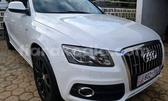 Acheter Occasion Voiture Audi Q5 Blanc à Ambatondrazaka, Alaotra-Mangoro Acheter Occasion Voiture Audi Q5 Blanc à Ambatondrazaka, Alaotra-Mangoro