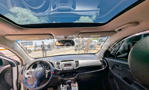 Acheter Occasion Voiture Kia Sportage Blanc à Ambatondrazaka, Alaotra-Mangoro Acheter Occasion Voiture Kia Sportage Blanc à Ambatondrazaka, Alaotra-Mangoro