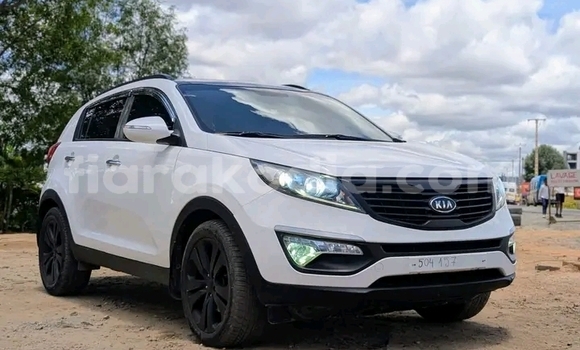 Acheter Occasion Voiture Kia Sportage Blanc à Ambatondrazaka, Alaotra-Mangoro Acheter Occasion Voiture Kia Sportage Blanc à Ambatondrazaka, Alaotra-Mangoro