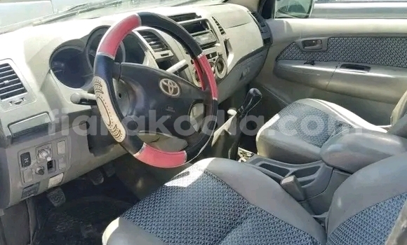 Acheter Occasion Voiture Toyota Hiluxe VIGO Blanc à Ambositra, Amoron'i Mania Acheter Occasion Voiture Toyota Hiluxe VIGO Blanc à Ambositra, Amoron'i Mania