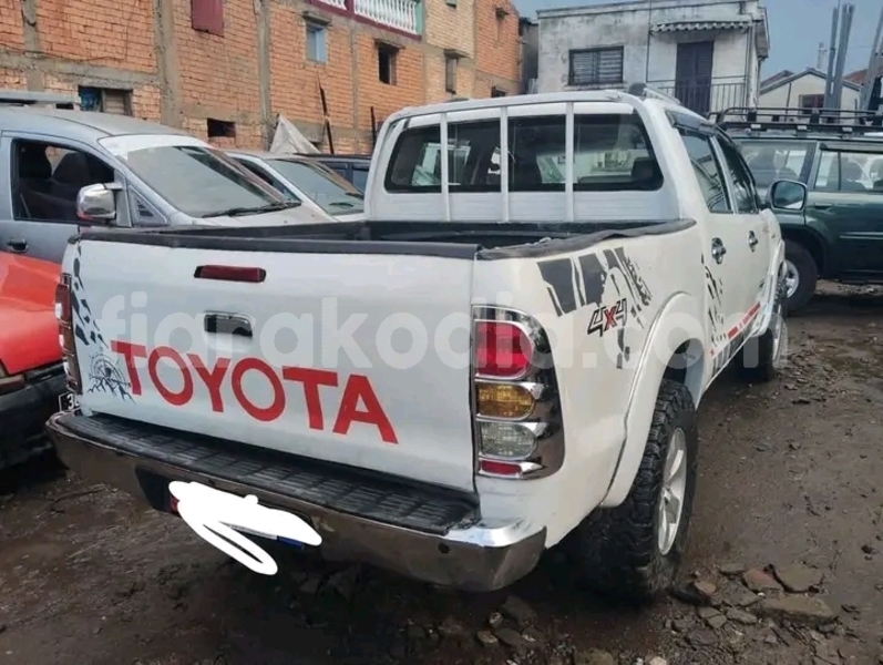 Big with watermark toyota hiluxe vigo amoron i mania ambositra 9055