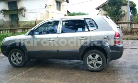 Acheter Occasion Voiture Hyundai Tucson Other à Ambatondrazaka, Alaotra-Mangoro Acheter Occasion Voiture Hyundai Tucson Other à Ambatondrazaka, Alaotra-Mangoro