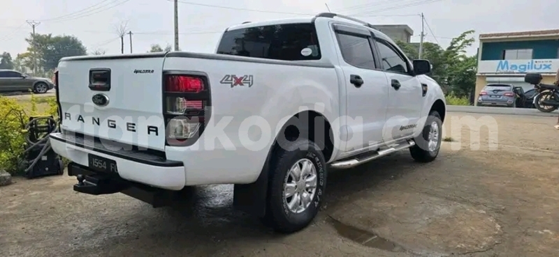 Big with watermark ford escape amoron i mania ambositra 9063