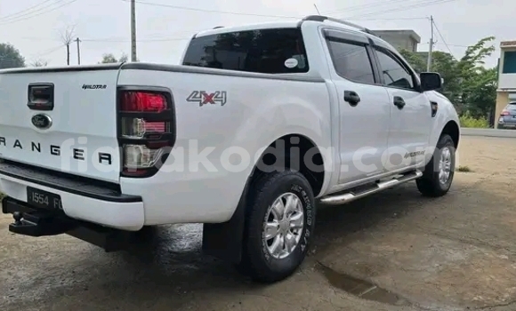 Acheter Occasion Voiture Ford Escape Blanc à Ambositra, Amoron'i Mania Acheter Occasion Voiture Ford Escape Blanc à Ambositra, Amoron'i Mania