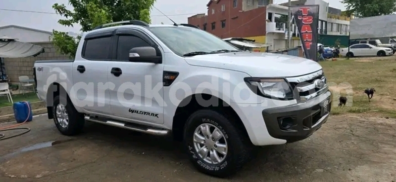 Big with watermark ford escape amoron i mania ambositra 9063