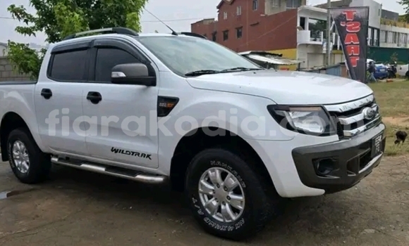 Acheter Occasion Voiture Ford Escape Blanc à Ambositra, Amoron'i Mania Acheter Occasion Voiture Ford Escape Blanc à Ambositra, Amoron'i Mania