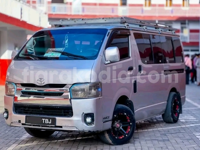 Big with watermark toyota hiace alaotra mangoro ambatondrazaka 9068