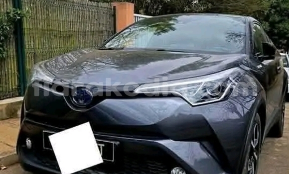 Acheter Occasion Voiture Toyota C-HR Noir à Ambohimahamasina, Haute Matsiatra Acheter Occasion Voiture Toyota C-HR Noir à Ambohimahamasina, Haute Matsiatra