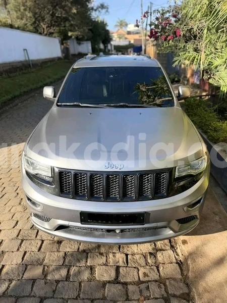 Big with watermark jeep grand cherokee analamanga ambohregion idratrimo 9070