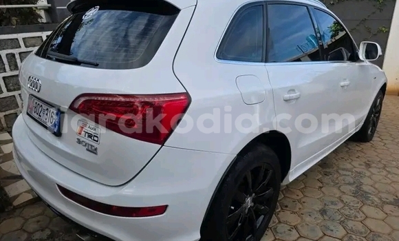 Acheter Occasion Voiture Audi Q5 Blanc à Ambatondrazaka, Alaotra-Mangoro Acheter Occasion Voiture Audi Q5 Blanc à Ambatondrazaka, Alaotra-Mangoro