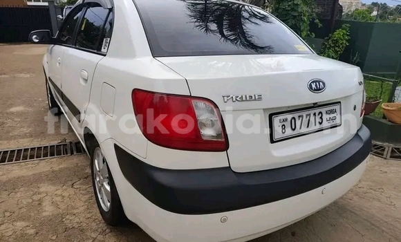 Acheter Occasion Voiture Kia Pride Other à Ambatondrazaka, Alaotra-Mangoro Acheter Occasion Voiture Kia Pride Other à Ambatondrazaka, Alaotra-Mangoro