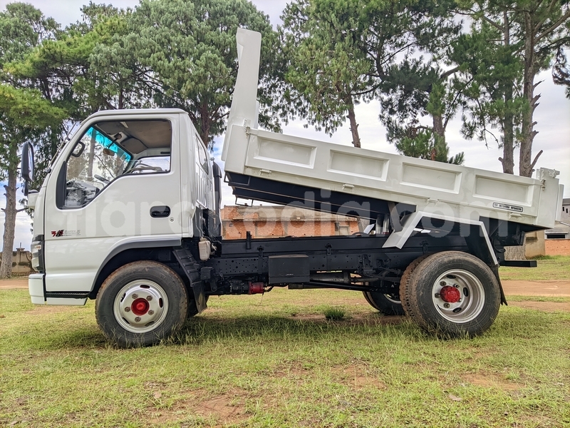 Big with watermark isuzu kb analamanga antananarivo 9076