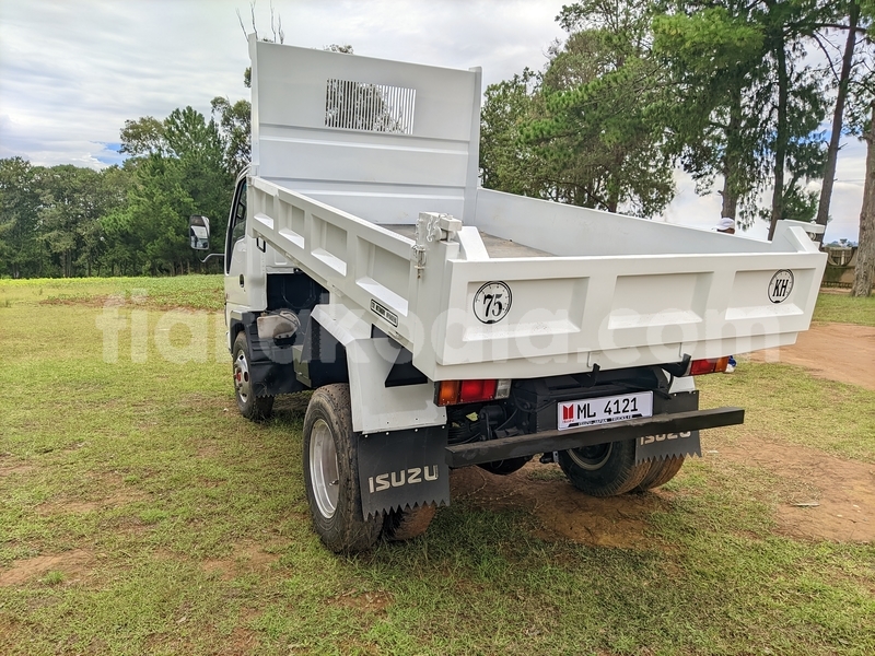 Big with watermark isuzu kb analamanga antananarivo 9076