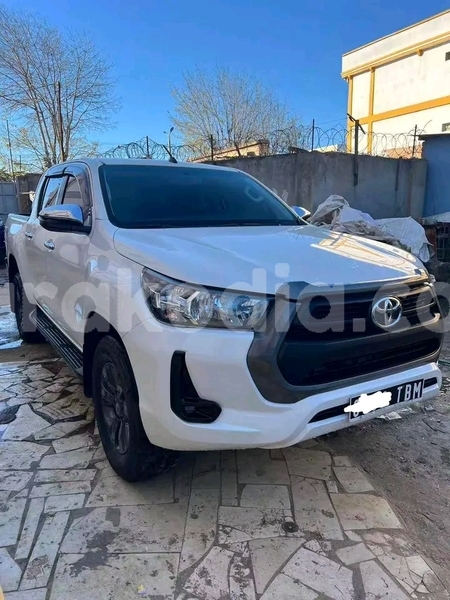 Big with watermark toyota hiluxe revo analamanga antananarivo 9078