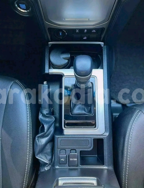 Big with watermark toyota land cruiser prado analamanga antananarivo 9079